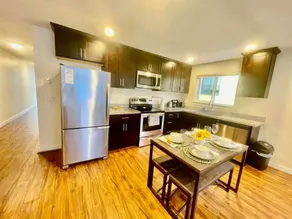 The Seattle Haven - Modern Suites - Image 5