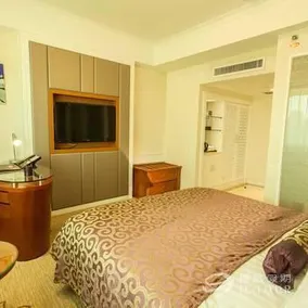 Zhongyu Century Grand Hotel - Image 5