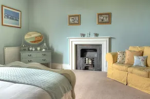 Goss Hall Bed & Breakfast - Image 2