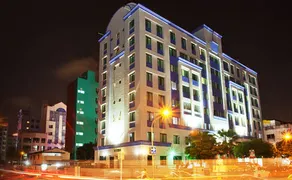 Home Suite View Hotel - Image 2