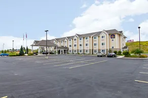 Best Western Plus Woodstock Inn & Suites - Image 3