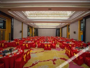 Hewitt Grand Hotel - Image 3