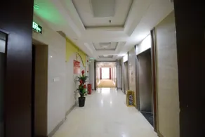 Nishi Kingmau Hotel - Image 5