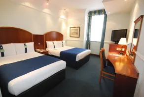 Holiday Inn Oxford Circus - Image 5