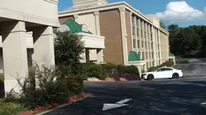 Armstrong Inn and Suites - Image 2