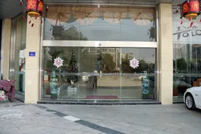 Home Inn Baiyun Hotel (Jinhu Suning Yigou Plaza Branch) - Image 2