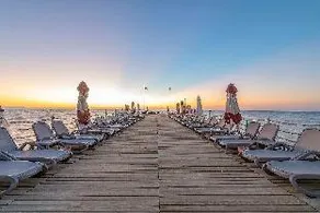 Amara Luxury Resort & Villas - Image 4