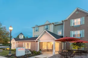 MainStay Suites Sterling near Dulles Town Center - Image 4