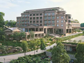 Fontainebleau Hotel - Image 4