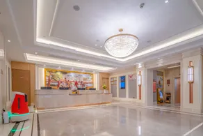 Vienna Hotel Wuzhou Tengxian Central City - Image 5