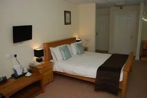 Woodridge Inn Hotel - Image 2