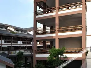 Longquan Nanguo Garden Hotel - Image 4