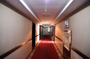 Junshan Business Hotel - Image 5