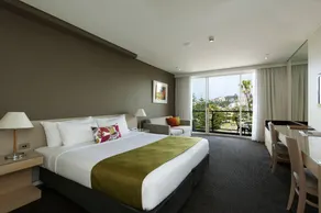 Coogee Sands Hotel and Apartments - Image 3