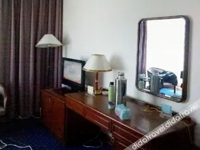 China Hualu Hotel - Image 5
