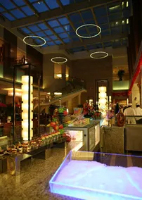 Jinling Lakeview Hotel - Image 5
