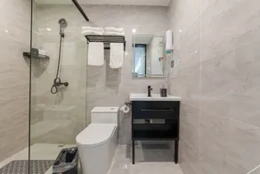 Netfish E-sports Hotel (Shanghai Tongji Hospital Xincun Road Subway Station Branch) - Image 5