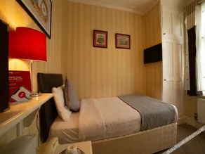 Fines Bayliwick Hotel - Image 5