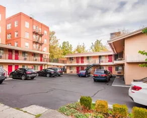 Econo Lodge City Center - Image 2