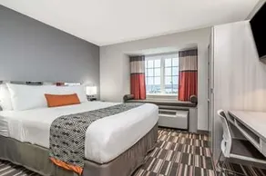 Coratel Inn & Suites by Jasper Rochester - Image 5