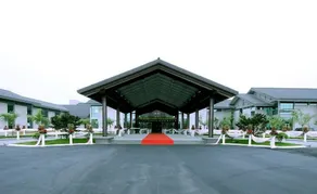 Shaoxing Mirror Lake Hotel - Image 2