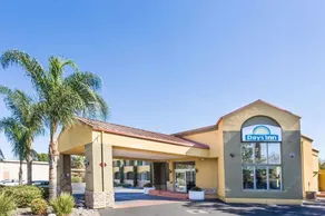 Prodigy Hotel, A Days Inn By Wyndham - Image 2