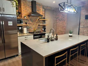 Jungle House Downtown Columbus – Modern Boutique Suites - Image 2