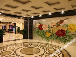 Peninsula Holiday Hotel - Image 2