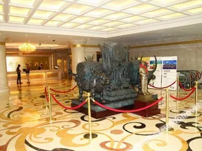 Long Wish Hotel International - Image 4