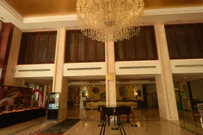Hejiang Peninsula Hotel - Image 3