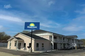 Town & Country Inn - Image 2