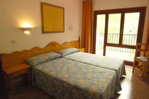 Hotel-Apartamentos Sol Parc - Image 4