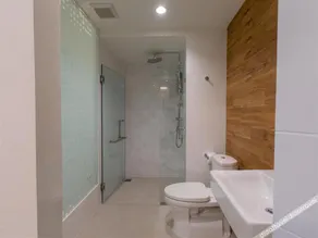 Glow Rattana Place Hotel - Image 4