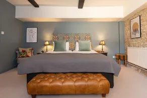 the Jersey Arms Hotel - Image 5