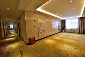 Qian Shan Holiday Hotel - Image 3