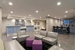 Best Western Plus Woodstock Inn & Suites - Image 2