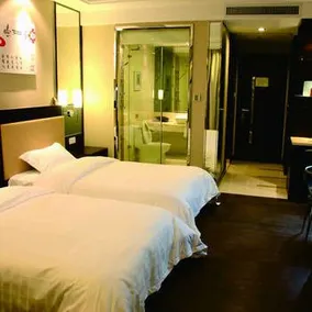 Lake-view Hotel - Image 3