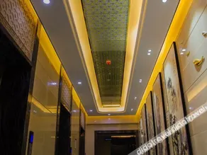 The Capris Hotel - Image 2