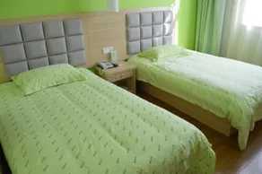 Rest Hotel (Xinchang Dafosi Branch) - Image 5
