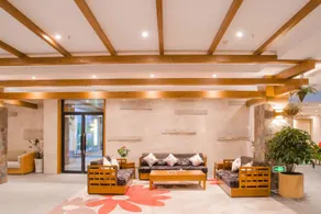 Summer Palace Hotel - Image 2
