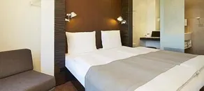 Hotel Premiere Classe Berlin Dreilinden - Image 2
