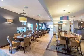 Premier Inn Cambridge East - Newmarket Road - Image 3