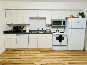 Jungle House Downtown Columbus – Modern Boutique Suites - Image 4
