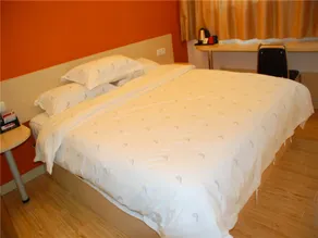 Fairyland Hotel Jiaochang Zhong Road Branch - Image 5
