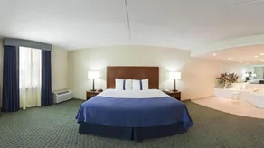 Holiday Inn Cape Cod-Falmouth - Image 3