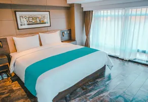 R Hotel - Image 4