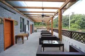 Very Huating Hotel - Image 2