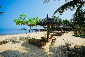 Kiwuki Beachfront Villa - Image 4