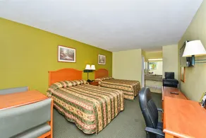 Motel 6 Wharton - Image 5