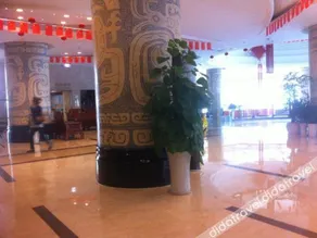 China Hotel Wuxi - Image 4